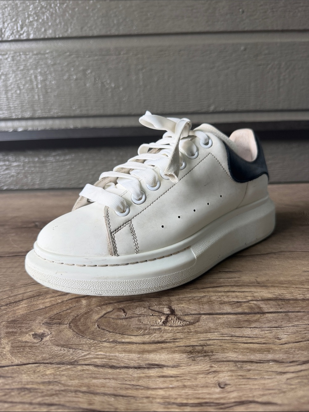 Alexander McQueen Women’s White Leather Oversized Sneakers size 39 - Picture 5 of 12